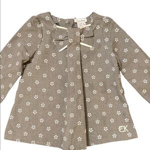Calvin Klein Gray and White Top (Size 12m)
